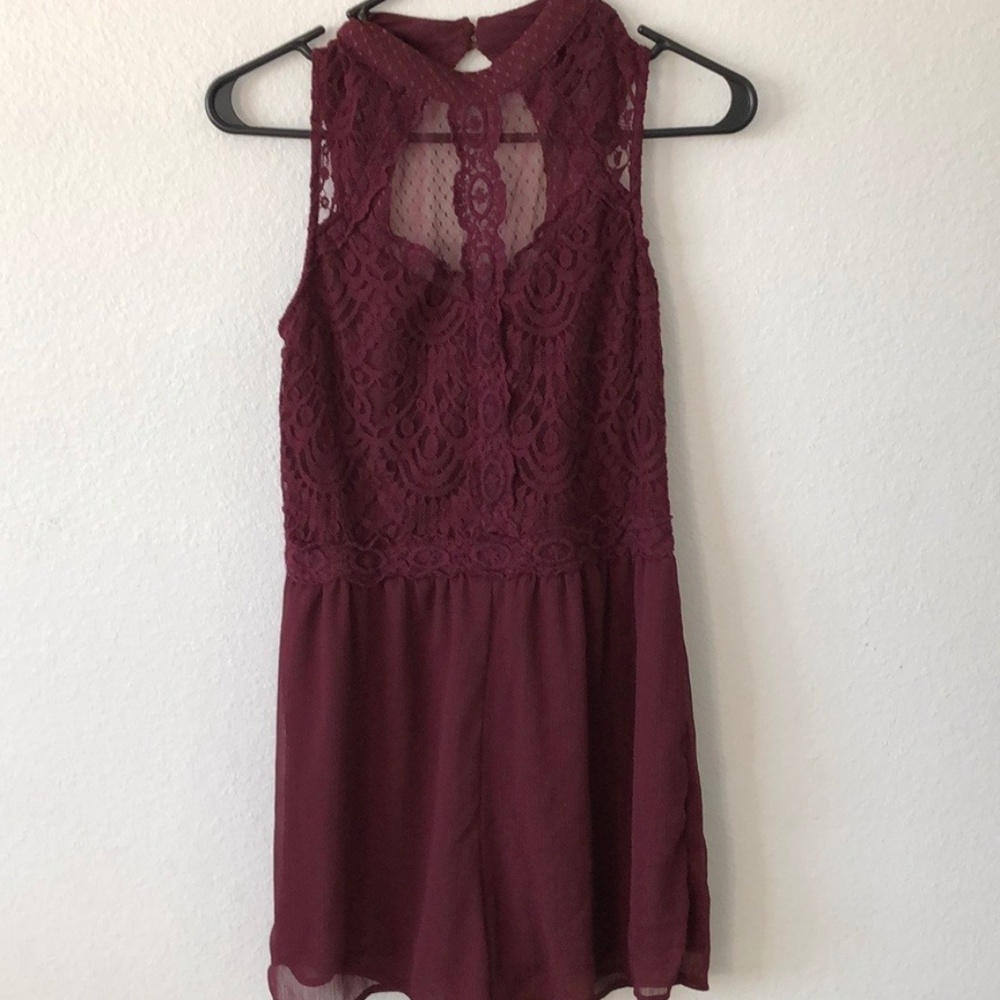 🌻 Xhilaration Lace Sleeveless Romper